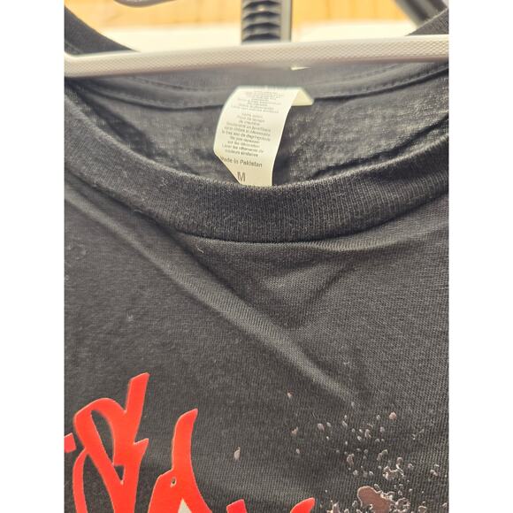 Artist-Signed Black Cotton T-Shirt Medium – Red & Gray Sculpture Print NWOT - Picture 4 of 5